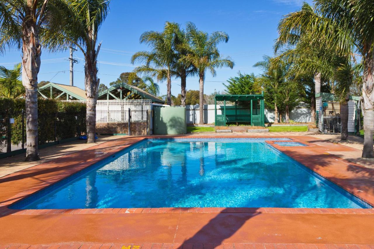 Sandhurst Motel Carrum Downs Extérieur photo
