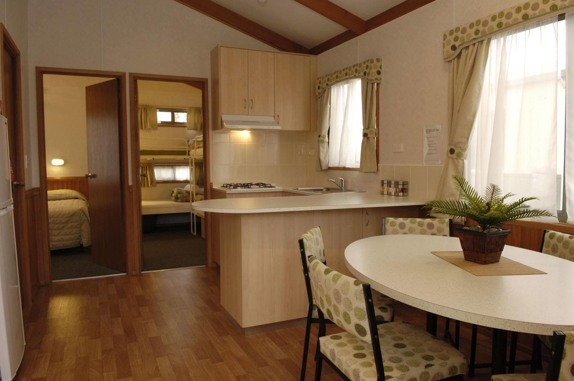 Sandhurst Motel Carrum Downs Extérieur photo