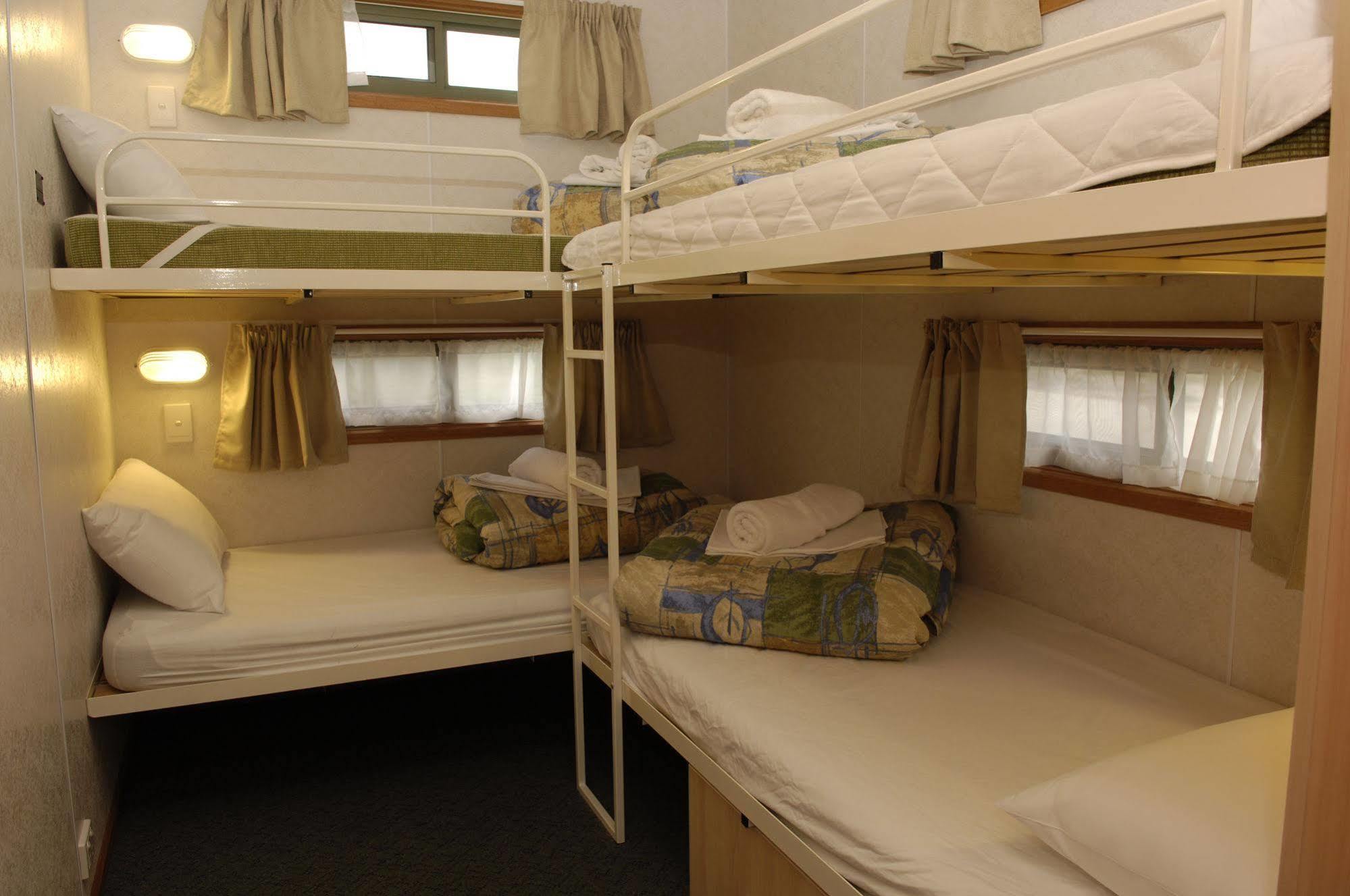 Sandhurst Motel Carrum Downs Extérieur photo