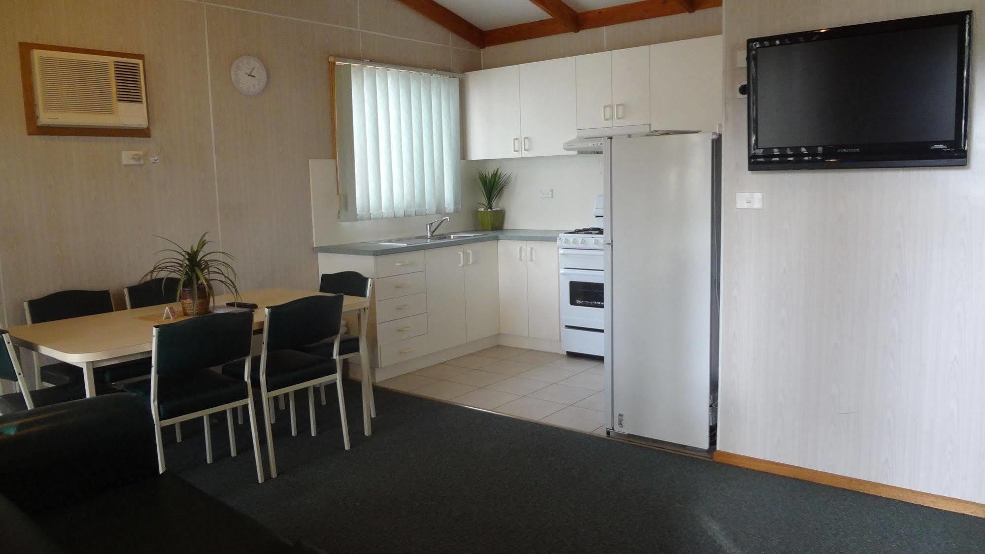 Sandhurst Motel Carrum Downs Extérieur photo